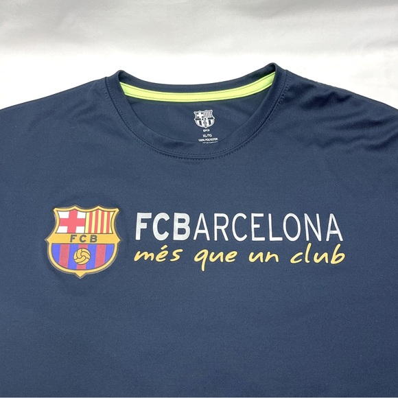 FCB FCBarcelona Més Que Un Club Men’s T-Shirt Size XL Navy EUC ⚽️🥅🏟️ - Picture 3 of 7